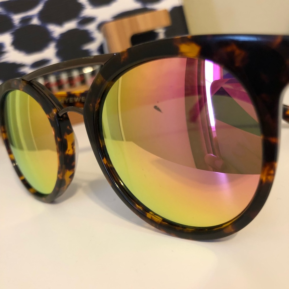 Diff Sunglasses - Picture 3 of 3